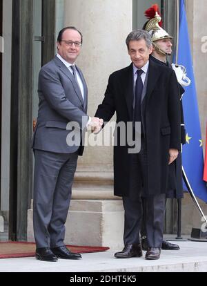 FRANÇOIS HOLLANDE, NICOLAS SARKOZY - ENTERTIEN AVEC GERARD LARCHER, PRESIDENT DU SENAT, NICOLAS SARKOZY, PRESIDENT DU PARTI LES REPUBLICAINS, CHRISTIAN JACOB, PRESIDENT DU GROUPE LES REPUBLICAINS A L'ASSEMBLEE NATIONALE, ET CATHERINE DEROCHE, VICE-PRESIDENTE DU GROUPE LES REPUBLINA, PARIGI 22, 01/AICA, 2016/AICA, PARIGI,  /AICA. Foto di Nasser Berzane/ABACAPRESS.COM Foto Stock