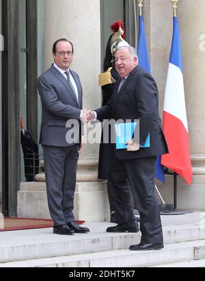 FRANÇOIS HOLLANDE, GERARD LARCHER - ENTERTIEN AVEC GERARD LARCHER, PRESIDENT DU SENAT, NICOLAS SARKOZY, PRESIDENT DU PARTI LES REPUBLICAINS, CHRISTIAN JACOB, PRESIDENT DU GROUPE LES REPUBLICAINS A L'ASSEMBLEE NATIONALE, ET CATHERINE DEROCHE, VICE-PRESIDENTE DU GROUPE AREL, PARIGI 22/01, LES SENA/UBLE, 2016, PARIGI, LES ICA/UBLE, PARIGI. Foto di Nasser Berzane/ABACAPRESS.COM Foto Stock