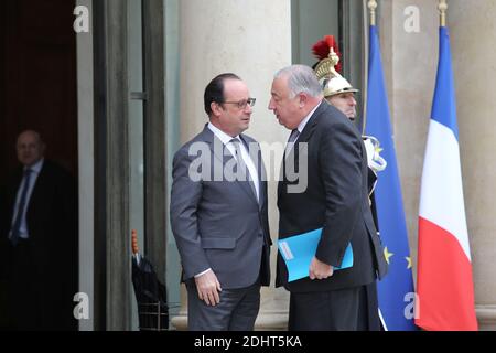 FRANÇOIS HOLLANDE, GERARD LARCHER - ENTERTIEN AVEC GERARD LARCHER, PRESIDENT DU SENAT, NICOLAS SARKOZY, PRESIDENT DU PARTI LES REPUBLICAINS, CHRISTIAN JACOB, PRESIDENT DU GROUPE LES REPUBLICAINS A L'ASSEMBLEE NATIONALE, ET CATHERINE DEROCHE, VICE-PRESIDENTE DU GROUPE AREL, PARIGI 22/01, LES SENA/UBLE, 2016, PARIGI, LES ICA/UBLE, PARIGI. Foto di Nasser Berzane/ABACAPRESS.COM Foto Stock