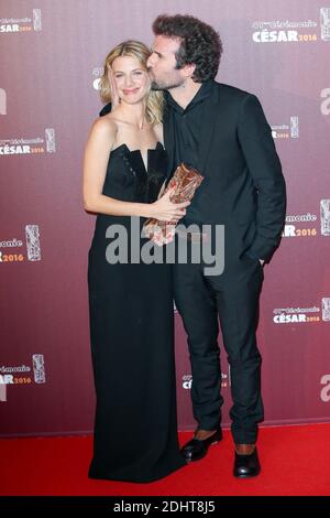 CYRIL DION ET MELANIE LAURENT MEILLEUR DOCUMENTAIRE POUR 'DEMAIN' - 41EME CEREMONIE DES CESAR 2016 AU THEATRE DU CHATELET FOTO Di Nasser Berzane/ABACAPRESS.COM Foto Stock