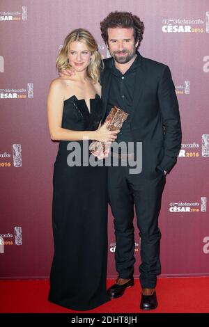 CYRIL DION ET MELANIE LAURENT MEILLEUR DOCUMENTAIRE POUR 'DEMAIN' - 41EME CEREMONIE DES CESAR 2016 AU THEATRE DU CHATELET FOTO Di Nasser Berzane/ABACAPRESS.COM Foto Stock