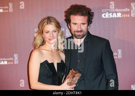 CYRIL DION ET MELANIE LAURENT MEILLEUR DOCUMENTAIRE POUR 'DEMAIN' - 41EME CEREMONIE DES CESAR 2016 AU THEATRE DU CHATELET FOTO Di Nasser Berzane/ABACAPRESS.COM Foto Stock