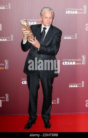 MICHAEL DOUGLAS CESAR D'HONNEUR - 41EME CEREMONIE DES CESAR 2016 Au THEATRE DU CHATELET Foto di Nasser Berzane/ABACAPRESS.COM Foto Stock