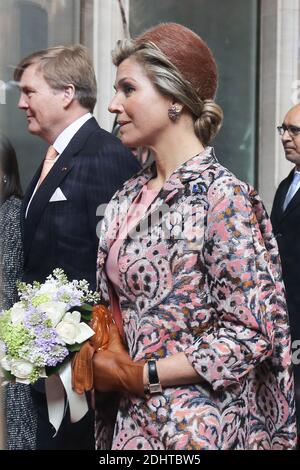 LE ROI WILLEM-ALEXANDER ET LA REINE MAXIMA DES PAYS-BAS ARRIVENT A L'HOTEL DE VILLE DE PARIS RECU PAR LA MAIR ANNE HIDALGO ET HARLEM DESIR SECRETAIRE D'ETAT AUX AFFAIRES EUROPEENNES. Foto di Nasser Berzane/ABACAPRESS.COM Foto Stock