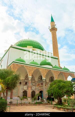 Moschea di al-Jazzar di Israele nella città vecchia di Acre o Akko, punto di riferimento storico del 1781 situato su el-Jazzar Street. La città di acro è un mondo UNESCO Foto Stock