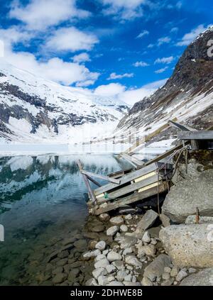 Refflections in un lago glaciale. Foto Stock