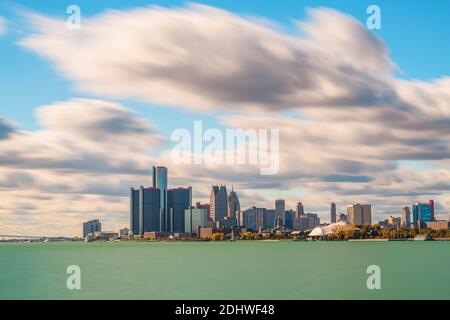 Detroit, Michigan, USA, skyline della città sul fiume Detroit. Foto Stock