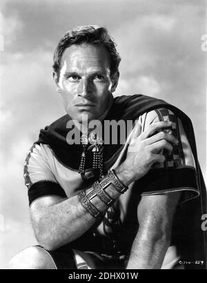 CHARLTON HESTON Ritratto come BEN-HUR 1959 regista WILLIAM WYLER romanzo Sceneggiatura generale di Lew Wallace Karl Tunberg musica Miklos Rozsa costume Design Elizabeth Haffenden produttore Sam Zimbalist Metro Goldwyn Mayer Foto Stock