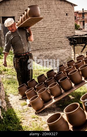 Italia Calabria - Gerocarne - artigiano - vasaio Foto Stock