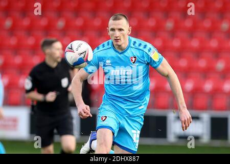 Salford, Regno Unito. 12 dicembre 2020. William Boyle di Cheltenham Town in azione. EFL Skybet Football League Two match, Salford City contro Cheltenham Town al Peninsula Stadium di Salford, Greater Manchester, sabato 12 dicembre 2020. Questa immagine può essere utilizzata solo per scopi editoriali. Solo per uso editoriale, è richiesta una licenza per uso commerciale. Nessun uso in scommesse, giochi o un singolo club/campionato/giocatore publications.pic di Chris Stading/Andrew Orchard sports photography/Alamy Live News Credit: Andrew Orchard sports photography/Alamy Live News Foto Stock