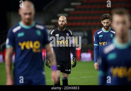 Mouscron, Belgio. 12 dicembre 2020. MOUSCRON, BELGIO - DICEMBRE 12: Mike Vanhamel di Beerschot si sbatte durante la giornata di Jupiler Pro League 16 tra Royal Excel Mouscron e K. Beerschot V.A. il 12 dicembre 2020 a Mouscron, Belgio. (Foto di Vincent Van Doornick/Isosport) Credit: Pro Shots/Alamy Live News Foto Stock