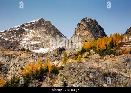 WA18701-00...WASHINGTON - Monte Maude nella zona di Glacier Peak Wilderness; parte della Wenatchee National Forest. Foto Stock