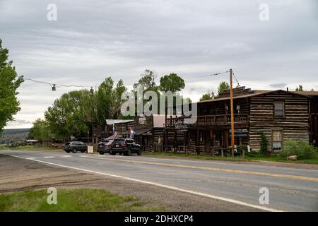 Nevada City, Montana - 29 giugno 2020: Gli edifici rimanenti nella città fantasma di Nevada City, nel Montana centrale Foto Stock