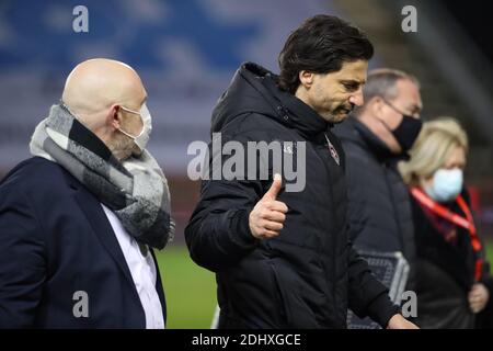 Mouscron, Belgio. 12 dicembre 2020. MOUSCRON, BELGIO - DICEMBRE 12: Jorge Simao, capo allenatore di Mouscron, festeggia dopo aver vinto il giorno 16 della partita Jupiler Pro League tra Royal Excel Mouscron e K. Beerschot V.A. il 12 dicembre 2020 a Mouscron, Belgio. (Foto di Vincent Van Doornick/Isosport) Credit: Pro Shots/Alamy Live News Foto Stock