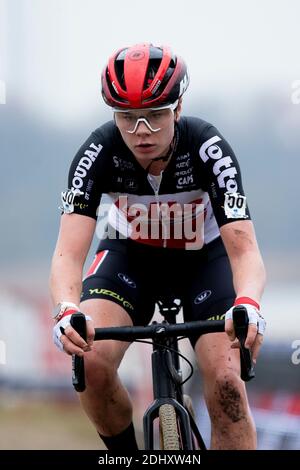 Il belga Lotte Kopecky ha ritratto in azione durante la gara d'élite femminile della gara ciclistica Scheldecross Antwerpen, la terza tappa (out of Foto Stock