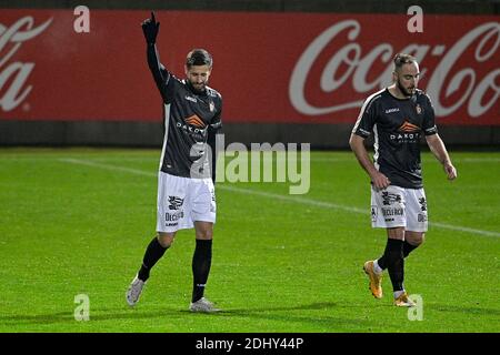 Deinze's Dylan De Belder festeggia dopo aver segnato durante una partita di calcio tra Lierse Kempenzonen e KMSK Deinze, sabato 12 dicembre 2020 a Lier, Foto Stock