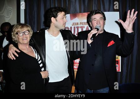 Jean-Pierre Danel avec sa Mere et son pere Pascal Danel assistent a la 'Soiree Guitar Tribute de Jean-Pierre Danel' a l'hotel le Burgundy a Paris, France le 07 Avril 2016. Foto di Aurore Marechal/ABACAPRESS.COM Foto Stock