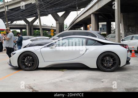 Bangkok, Thailandia - 9 Set 2020, la BMW i8 Roadste è sul parcheggio per il piacere di guida incondizionato, fino alla strada a Bangkok, Thailandia. Foto Stock