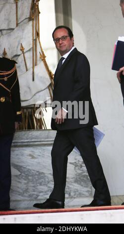 Il presidente francese Francois Hollande ha ritratto al Palazzo Elysee dopo la riunione settimanale del gabinetto, a Parigi, in Francia, il 13 aprile 2016. Foto di Somer/ABACAPRESS.COM Foto Stock