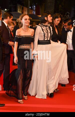 Soko, Lily-Rose Depp partecipa alla proiezione la Danseuse al Palais des Festivals di Cannes, in Francia, il 13 maggio 2016, come parte del 69° Festival del Cinema di Cannes. Foto di Lionel Hahn/ABACAPRESS.COM Foto Stock