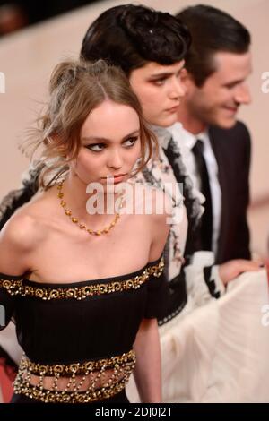 Lily-Rose Depp, Soko e Gaspard Ulliel hanno partecipato alla proiezione "i, Daniel Blake" al Palais des Festivals di Cannes, in Francia, il 13 maggio 2016, nell'ambito del 69° Festival del Cinema di Cannes. Foto di Aurore Marechal/ABACAPRESS.COM Foto Stock