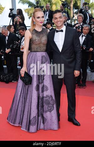 Hatem ben Arfa e la moglie hanno partecipato allo screening amorevole al Palais Des Festivals di Cannes, in Francia, il 16 maggio 2016, come parte del 69° Festival del Cinema di Cannes. Foto di Lionel Hahn/ABACAPRESS.COM Foto Stock