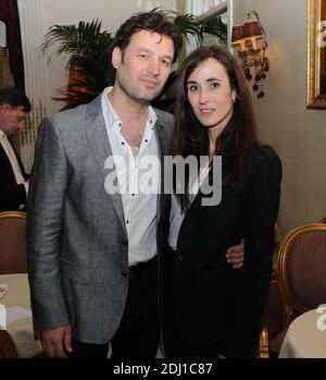 Jean-Pierre Danel et sa femme Marie a l’hotel Balzac a Parigi, Francia, le 25 mai 2016. Jean-Pierre Danel a recu un disque de platine pour son album Guitare Tribute. Foto Alain Apaydin/ABACAPRESS.COM Foto Stock