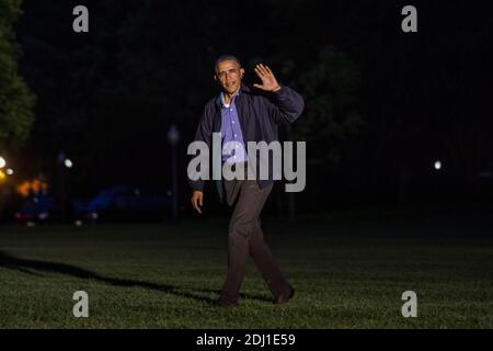 Il presidente degli Stati Uniti Barack Obama ritorna alla Casa Bianca dal suo viaggio in Giappone e Vietnam a Washington, DC, USA, 27 maggio 2016. Mentre si trovava in Giappone, Obama divenne il primo presidente di seduta a visitare Hiroshima, dove gli Stati Uniti caddero la prima di due bombe atomiche vicino alla fine della seconda guerra mondiale nell'agosto del 1945. Foto di Jim lo Scalzo/piscina/ABACAPRESS.COM Foto Stock