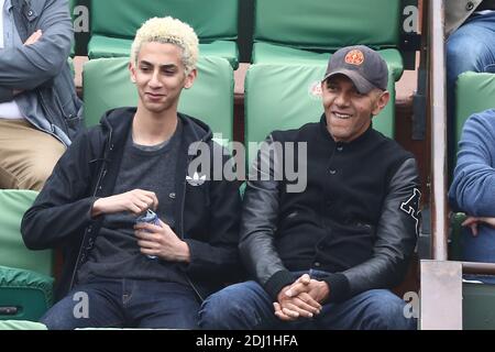 Roschdy Zem con suo figlio Chad nel VIP Tribune durante il French Tennis Open all'arena Roland-Garros di Parigi, Francia, il 1° giugno 2016. Foto di ABACAPRESS.COM Foto Stock