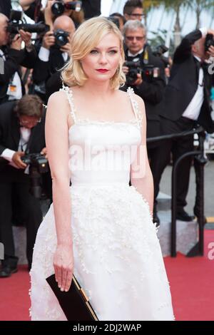 Kirsten Dunst - CANNES 2016 - MONTEE DES MARCHES DU FILM 'LOVING' Foto di Nasser Berzane/ABACAPRESS.COM Foto Stock