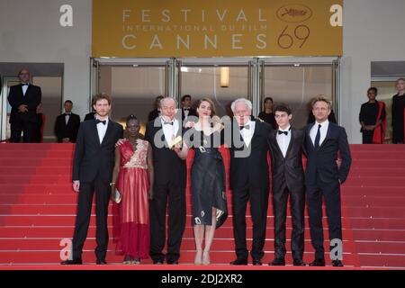 Oliver Bonnaud, Nadege Ouedraogo, Luc Dardenne, Adele Haenel, Jean-Pierre Dardenne, louka Minnella, Jeremy Renier - CANNES 2016 - MONTEE DES MARCHES DU FILM ' LA FILLE INCONNUE (LA RAGAZZA SCONOSCIUTA)' Foto di Nasser Berzane/ABACAPRESS.COM Foto Stock