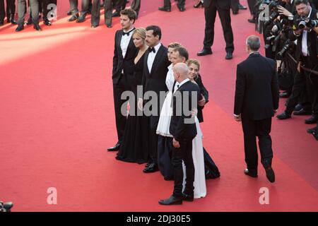 Alice Isaaz, Laurent Lafitte, Virginie Efiona, Christian Berkel, Anne Consigny, Charles Berling e Jonas Bloquet - CANNES 2016 - MONTEE DU FILM 'ELLE' Foto di Nasser Berzane/ABACAPRESS.COM Foto Stock