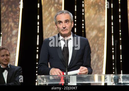 OLIVIER ASSAYAS - PRIX DE LA MISE EN SCENA EX-AEQUO - CANNES 2016 - CEREMONIE DE CLOTURE - PALMARES FOTO Di Nasser Berzane/ABACAPRESS.COM Foto Stock