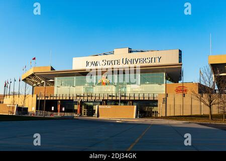 Ames, IA, USA - 4 dicembre 2020: Stadio Jack Trice nel campus della Iowa state University Foto Stock