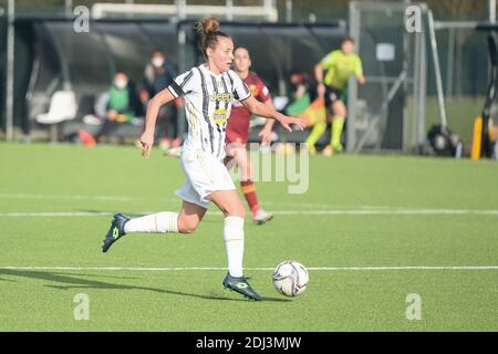 Aurora Galli di Juventus durante la Serie femminile UNA partita tra Juventus e COME Roma al Centro Juventus il 12 dicembre 2020 a Vinovo, Italia. Foto Stock