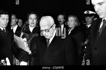 Archivio Foto, Italia. 13 Dicembre 2020. ** TASSA SPECIALE ** ** TASSA SPECIALE ** SANDRO PERTINI VISITA IL CENACOLO, PININININO BRAMBILLA, SOVRINTENDENTE AL CENACOLO (MILANO - 1981-12-07, FOTO DE BELLIS) ps la foto può essere utilizzata per il contesto in cui è stata scattata, E senza l'intento diffamatorio del decoro del popolo rappresentato uso Editoriale solo credito: Agenzia indipendente Foto / Alamy Live News Foto Stock