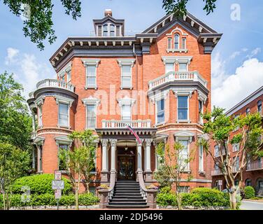 Savannah, GA / USA - 22 aprile 2016: La Kehoe House si trova all'angolo nord-ovest di Columbia Square a Savannah, la famosa storica d della Georgia Foto Stock