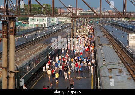 Russia, Federazione Omsk, Omsk, stazione ferroviaria, linea Trans-Siberiana. Foto Stock