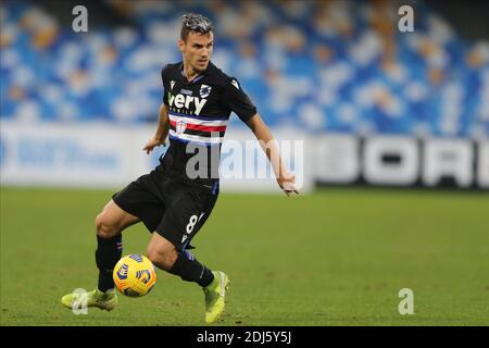 Valerio Verre, centrocampista italiano di Sampdoria, controlla la palla durante il Serie A Football Match SSC Napoli vs UC Sampdoria Foto Stock