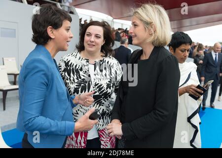 Ministro francese dell'Istruzione, dell'Istruzione superiore e della Ricerca, Najat Vallaud-Belkacem , Ministro francese dell'edilizia abitativa e delle case sostenibili, Emmanuelle Cosse e Ministro francese della biodiversità, Barbara Pompili durante la sfilata militare della Bastiglia del 2016 sul viale Champs-Elysees a Parigi, Francia, il 14 luglio 2016. Foto di Villard-Witt/piscina/ABACAPRESS.COM Foto Stock