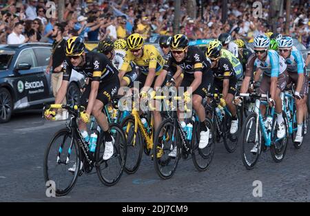Chris Froome di Gran Bretagna e Team Sky festeggia la vittoria del 2016 le Tour de France dopo la ventesima tappa del 2016 le Tour de France, da Chantilly agli Champs-Elysees di Parigi il 24 luglio 2016 a Parigi, Francia. Foto di Laurent Zabulon/ABACAPRESS.COM Foto Stock