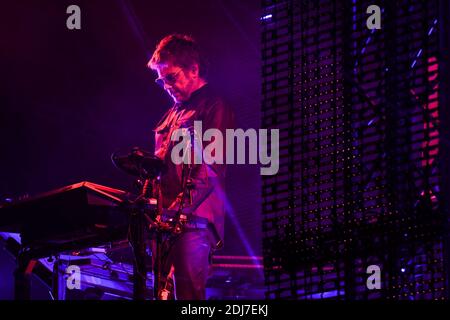 Il compositore francese Jean-Michel Jarre si esibisce proprio accanto al tempio di Bacco, nell'antico sito di Baalbeck, Libano orientale, il 30 luglio 2016, come parte del Festival Internazionale di Baalbeck. Foto di Ammar Abd Rabbo/ABACAPRESS.COM Foto Stock