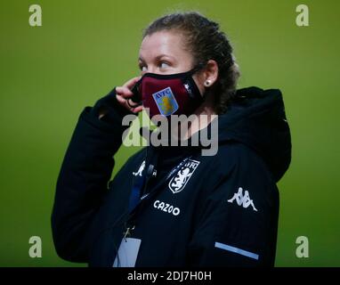 Barnet, Regno Unito. 13 Dicembre 2020. EDGWARE, INGHILTERRA - DICEMBRE 13: Aston Villa Mask durante Barclays fa Women's Super League tra Tottenham Hotspur e Aston Villa Women all'Hive Stadium, Edgware, Regno Unito il 13 Dicembre 2020 Credit: Action Foto Sport/Alamy Live News Foto Stock