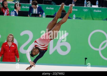 USA's Simone Biles la superstar della squadra femminile statunitense di ginnastica che ha vinto l'evento della squadra femminile di ginnastica artistica a Rio Olympic Arena, Rio, Brasile, il 9 agosto 2016. Foto di Henri Szwarc/ABACAPRESS.COM Foto Stock