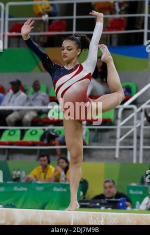 Lauren Hernandez degli Stati Uniti la superstar della squadra femminile statunitense di ginnastica che ha vinto l'evento della squadra femminile di ginnastica artistica a Rio Olympic Arena, Rio, Brasile, il 9 agosto 2016. Foto di Henri Szwarc/ABACAPRESS.COM Foto Stock