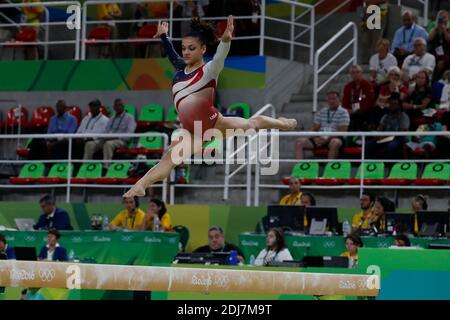 Lauren Hernandez degli Stati Uniti la superstar della squadra femminile statunitense di ginnastica che ha vinto l'evento della squadra femminile di ginnastica artistica a Rio Olympic Arena, Rio, Brasile, il 9 agosto 2016. Foto di Henri Szwarc/ABACAPRESS.COM Foto Stock