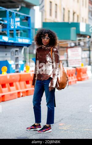 Street Style, Jan-Michael Quammie in arrivo allo spettacolo MILLY Spring Summer 2017 tenutosi ad ArtBeam, 540 West 21st Street, a New York, USA, il 9 settembre 2016. Foto di Marie-Paola Bertrand-Hillion/ABACAPRESS.COM Foto Stock