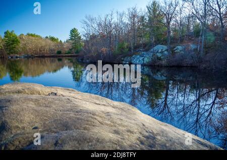 Cleveland Pond, Ames Nowell state Park, Abinton, Massachusetts Foto Stock