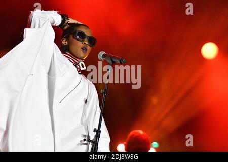 La cantante/cantautrice americana Lauryn Hill si esibisce dal vivo sul palco durante l'annuale Fete de l'Huma 2016, ospitato dal Partito comunista francese a Parc de la Courneuve, vicino a Parigi, in Francia, il 9 settembre 2016. Foto di Yann Korbi/ABACAPRESS.COM Foto Stock