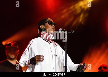 La cantante/cantautrice americana Lauryn Hill si esibisce dal vivo sul palco durante l'annuale Fete de l'Huma 2016, ospitato dal Partito comunista francese a Parc de la Courneuve, vicino a Parigi, in Francia, il 9 settembre 2016. Foto di Yann Korbi/ABACAPRESS.COM Foto Stock